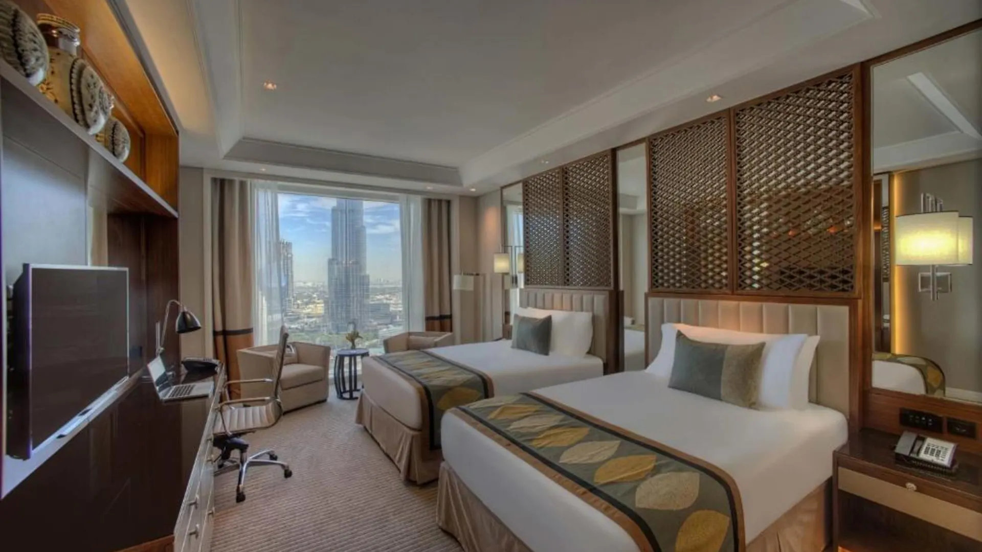 Taj Dubai Hotel 5*,